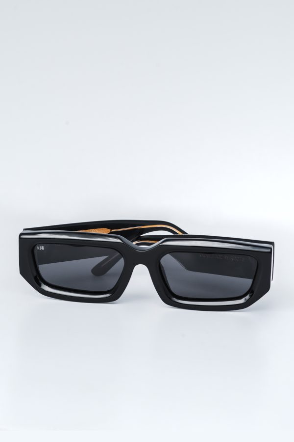 AKBITAN Black on Black
